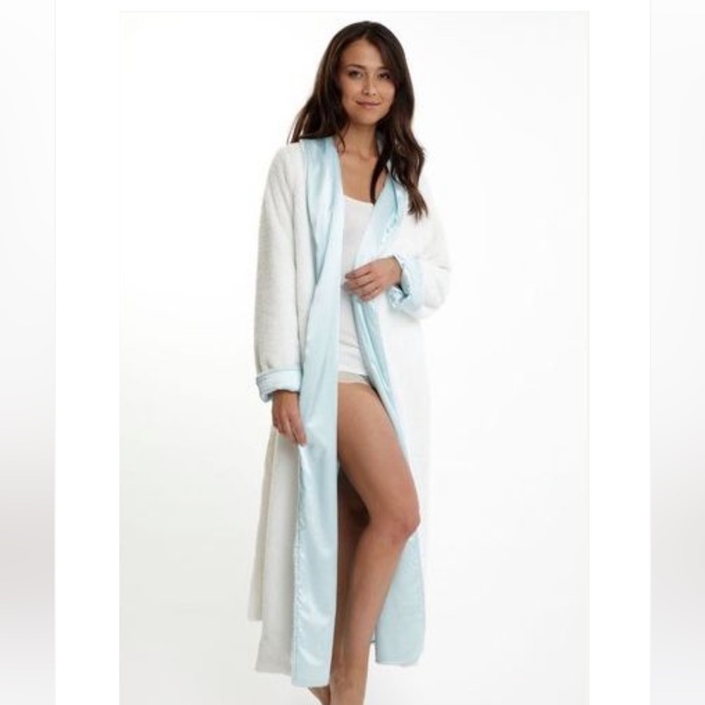 Luxurious reversible long cozy robe